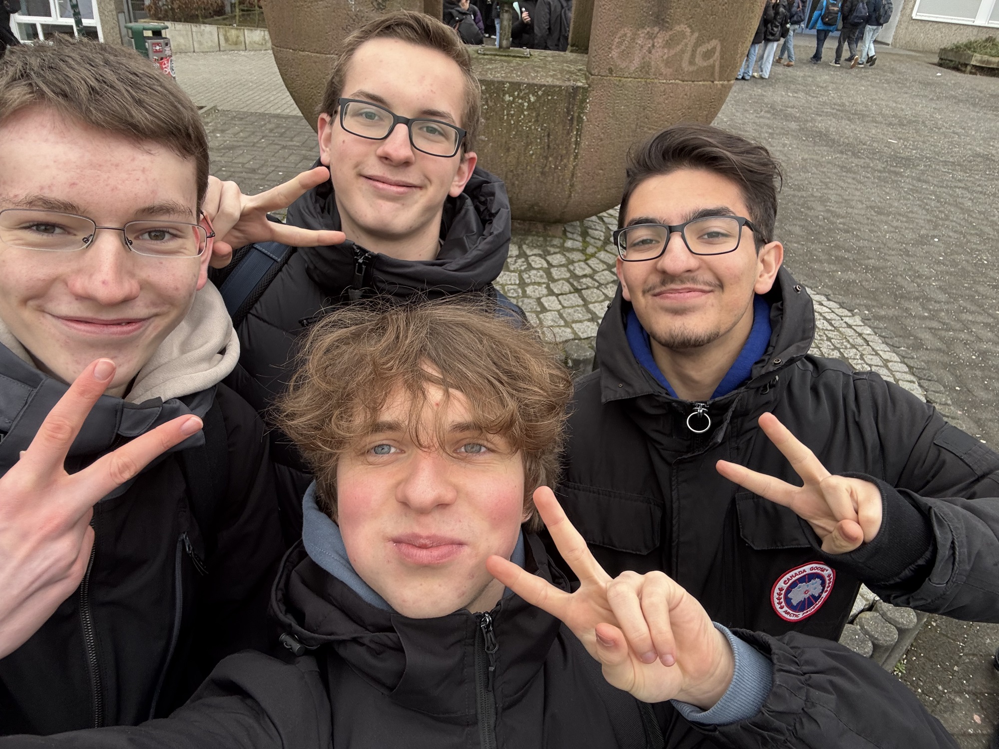Ein Gruppenfoto der vier Spieler